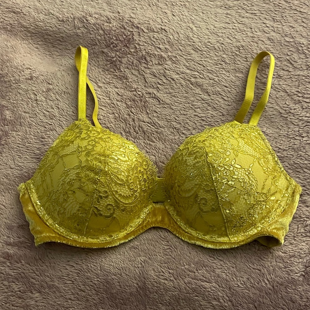 Yellow Lace Push-Up Bra - Women's Intimates